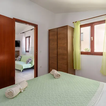 Charmantes Nur 600 Meter Zum Und Wenige Minuten Zum Historischen Zentrum Apartmán Poreč